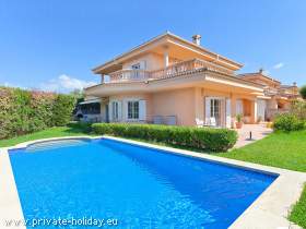 Moderne Villa mit Pool bei Palma